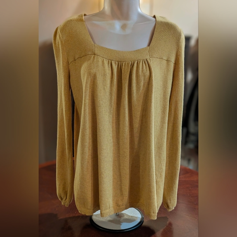 a.n.a. (A New Approach) Mustard Yellow Medium Lightweight Sweater